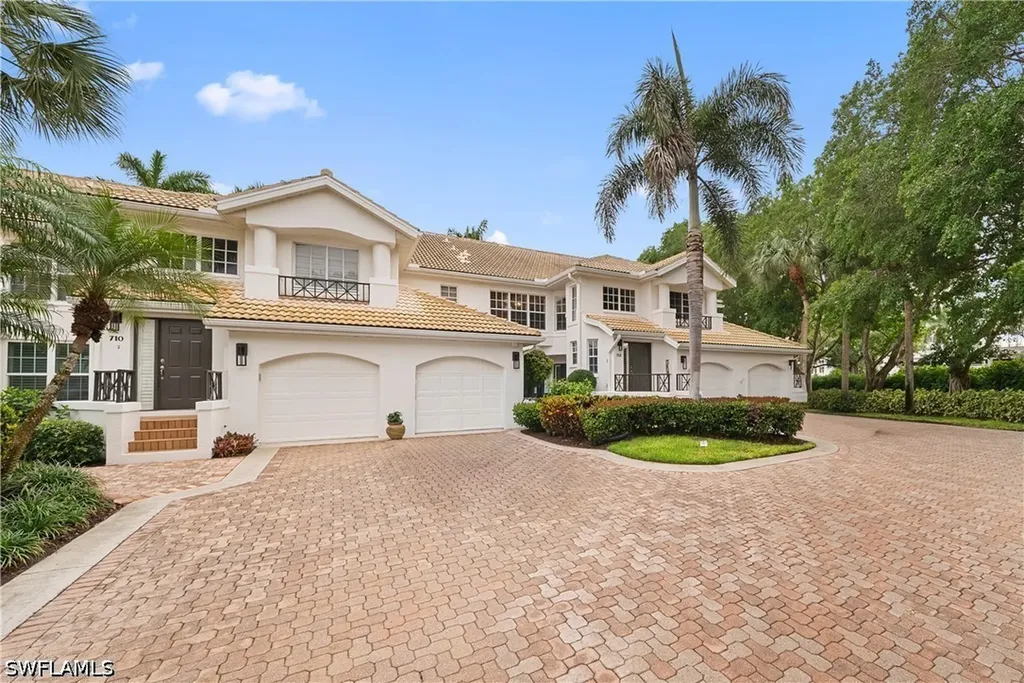 6830 San Marino Drive Naples FL 34108