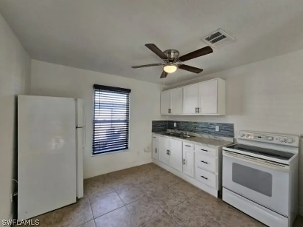 2996 Francis Avenue Naples FL 34112