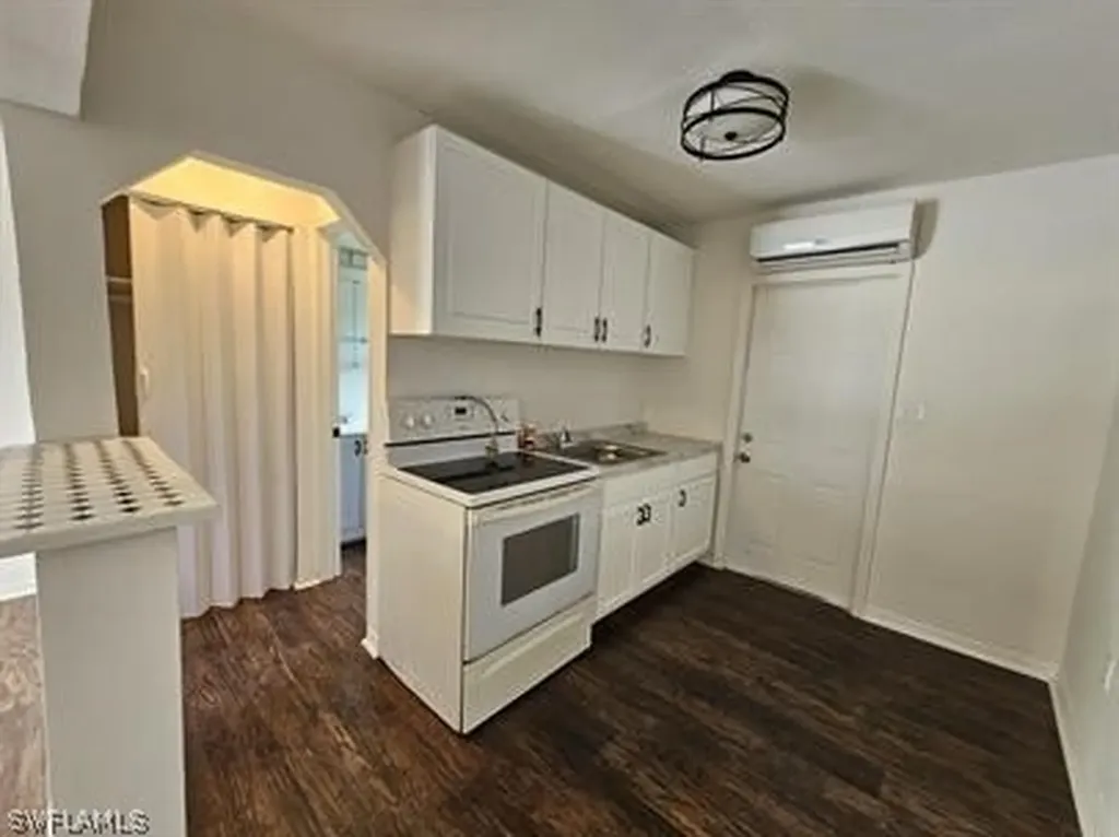 2996 Francis Avenue Naples FL 34112