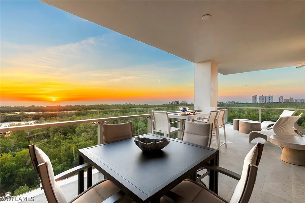 6897 Grenadier Boulevard Naples FL 34108