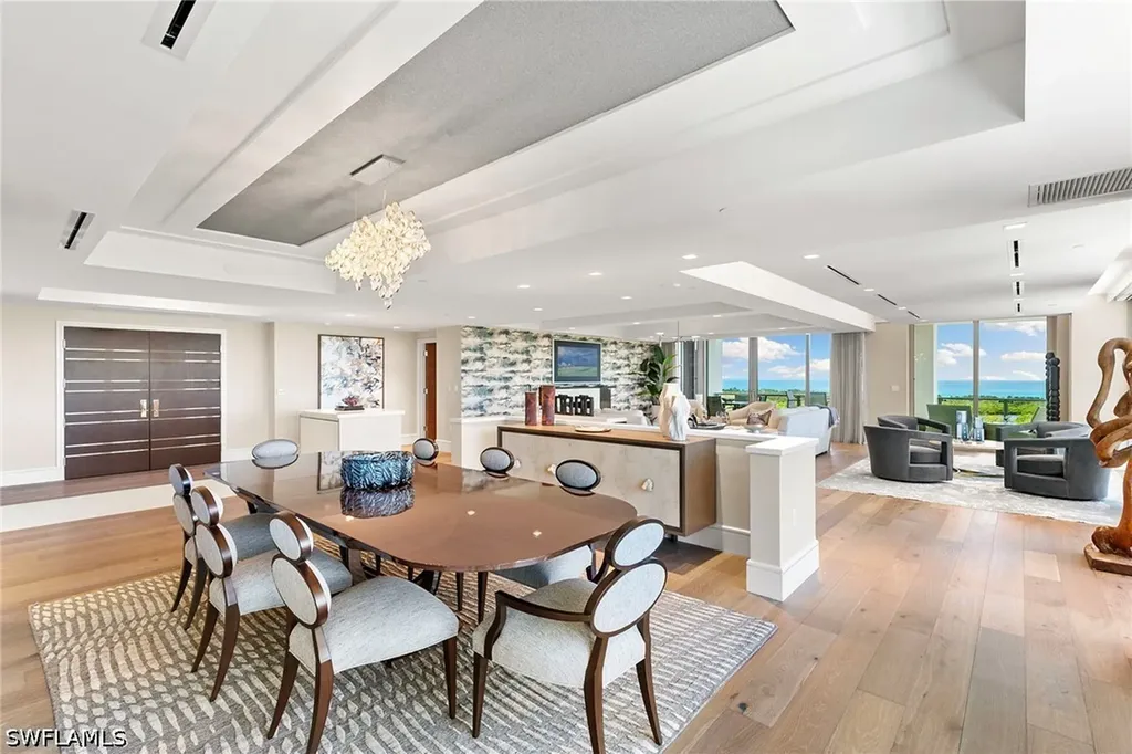 6897 Grenadier Boulevard Naples FL 34108