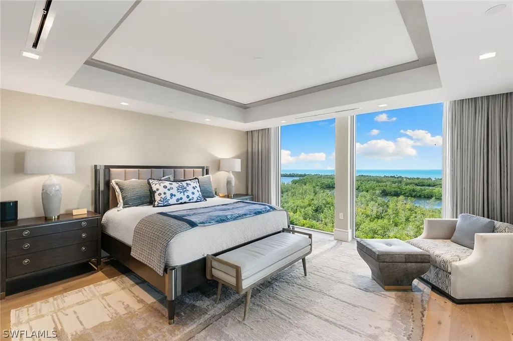 6897 Grenadier Boulevard Naples FL 34108