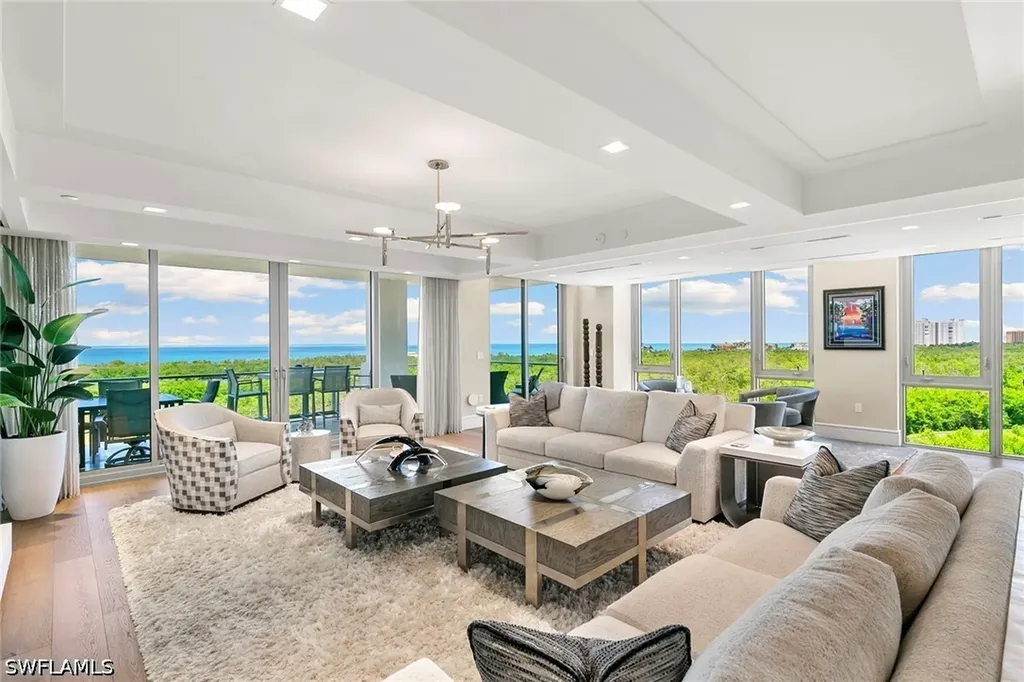 6897 Grenadier Boulevard Naples FL 34108