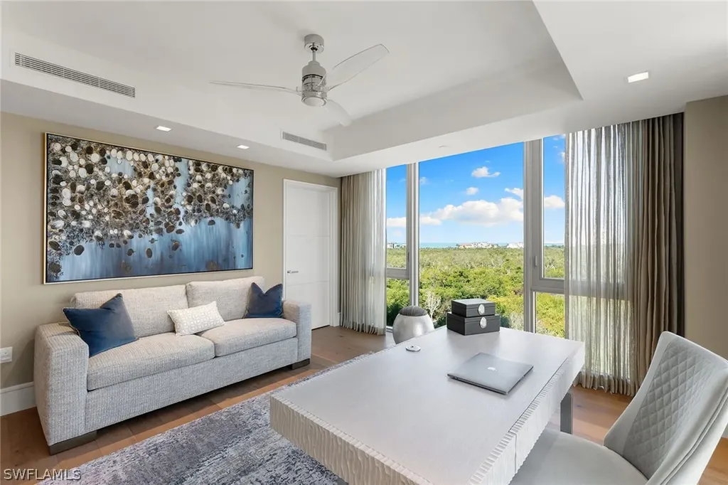 6897 Grenadier Boulevard Naples FL 34108