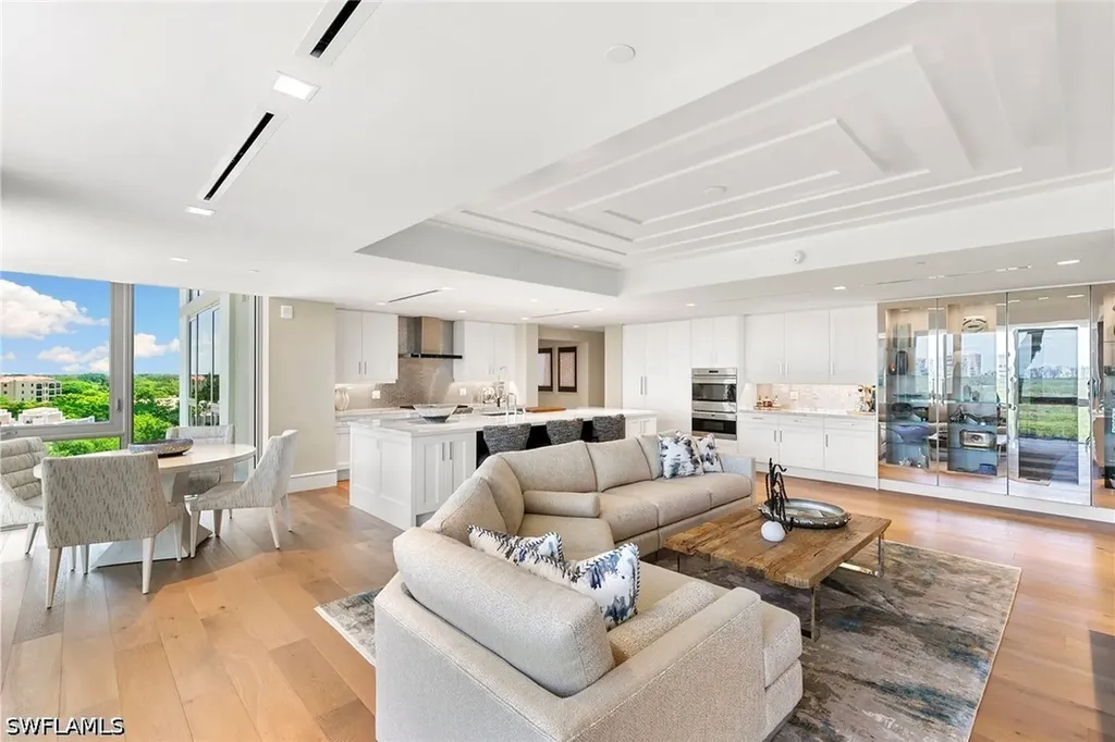 6897 Grenadier Boulevard Naples FL 34108