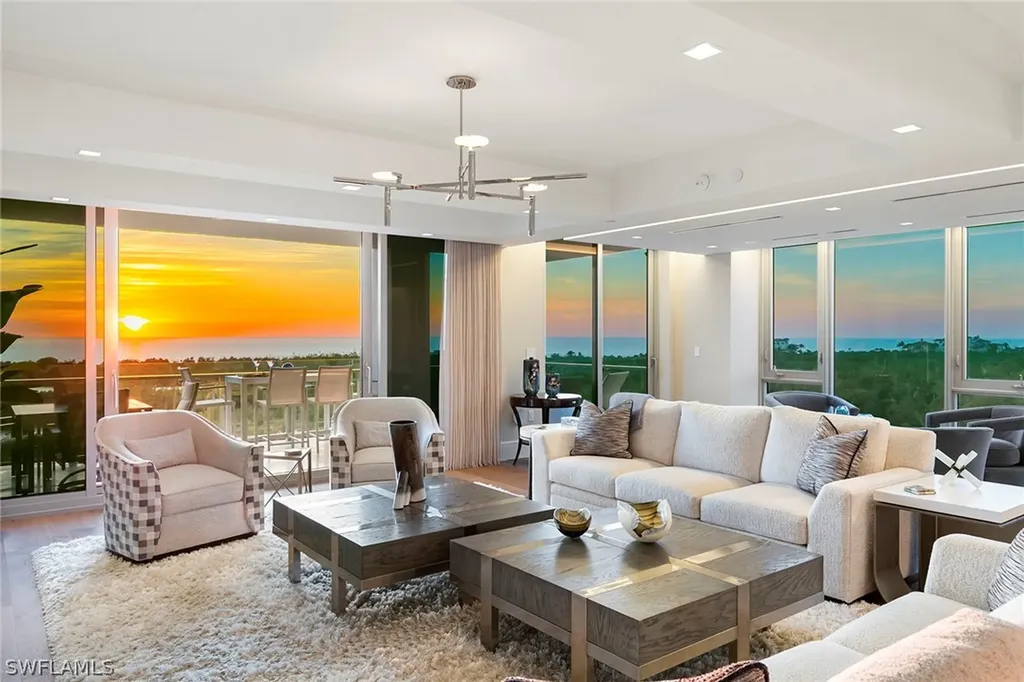 6897 Grenadier Boulevard Naples FL 34108