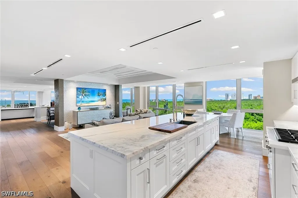 6897 Grenadier Boulevard Naples FL 34108
