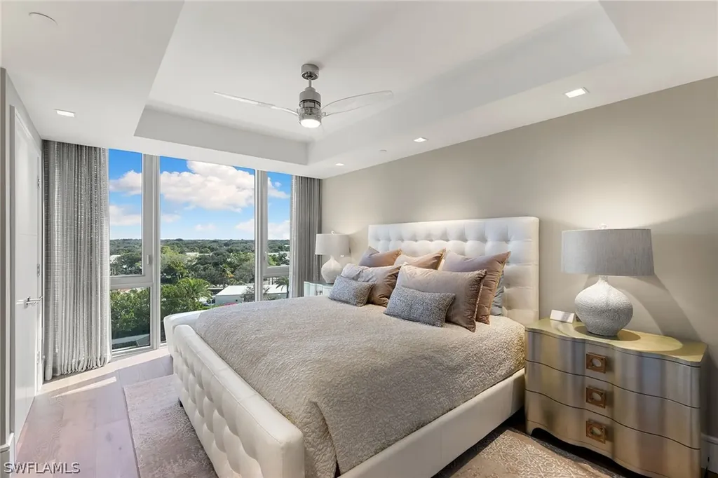 6897 Grenadier Boulevard Naples FL 34108