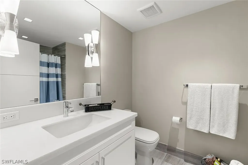 6897 Grenadier Boulevard Naples FL 34108