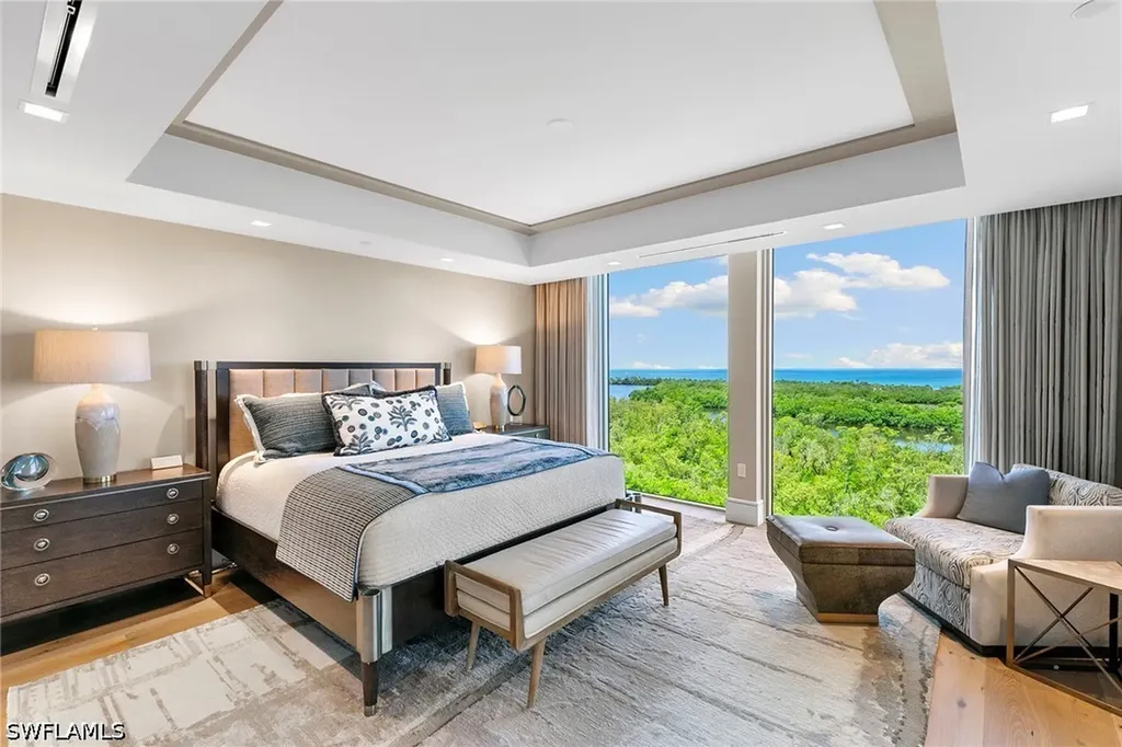 6897 Grenadier Boulevard Naples FL 34108