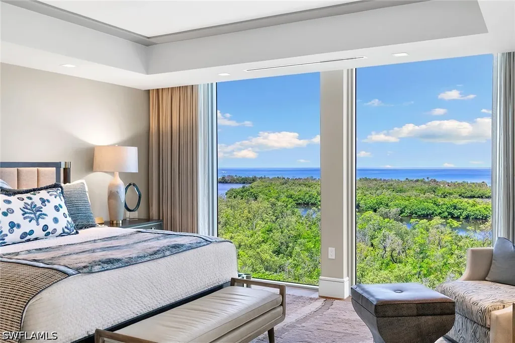 6897 Grenadier Boulevard Naples FL 34108