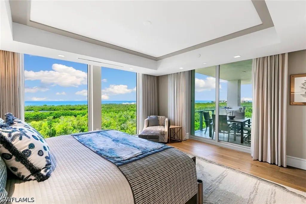 6897 Grenadier Boulevard Naples FL 34108