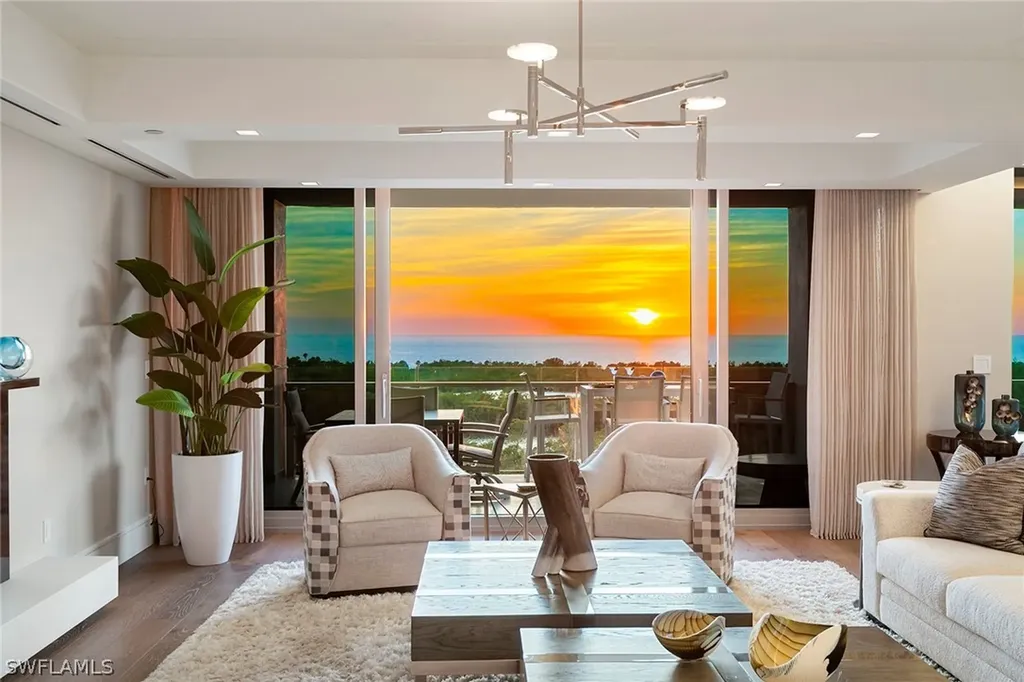 6897 Grenadier Boulevard Naples FL 34108