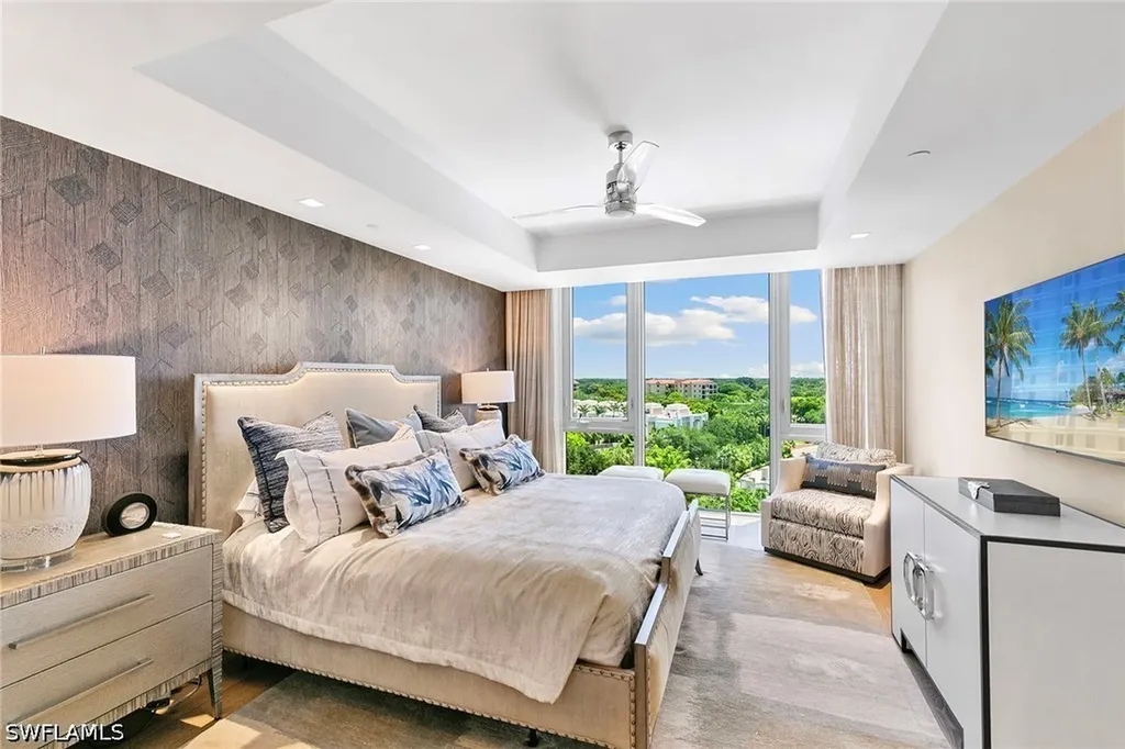 6897 Grenadier Boulevard Naples FL 34108