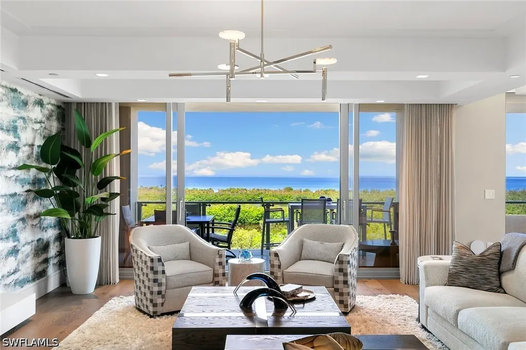 6897 Grenadier Boulevard Naples FL 34108
