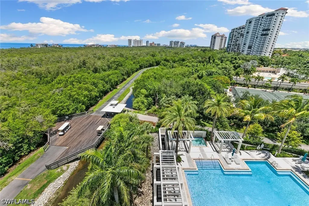 6897 Grenadier Boulevard Naples FL 34108