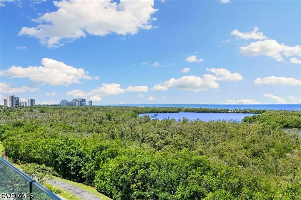 6897 Grenadier Boulevard Naples FL 34108