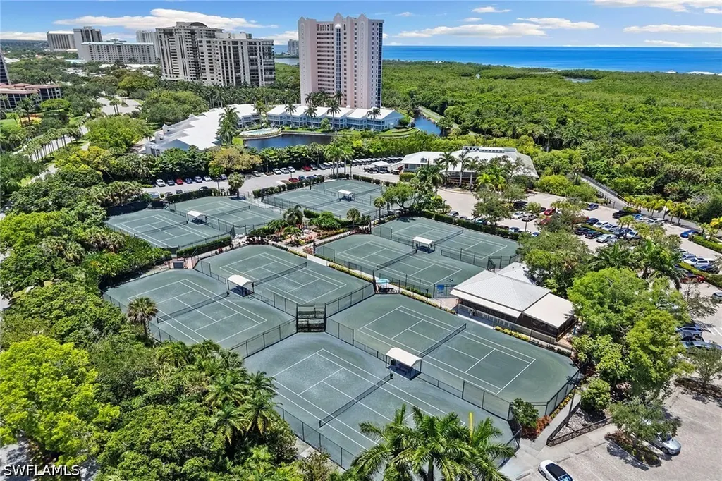 6897 Grenadier Boulevard Naples FL 34108