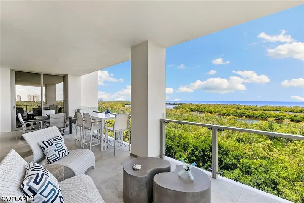 6897 Grenadier Boulevard Naples FL 34108
