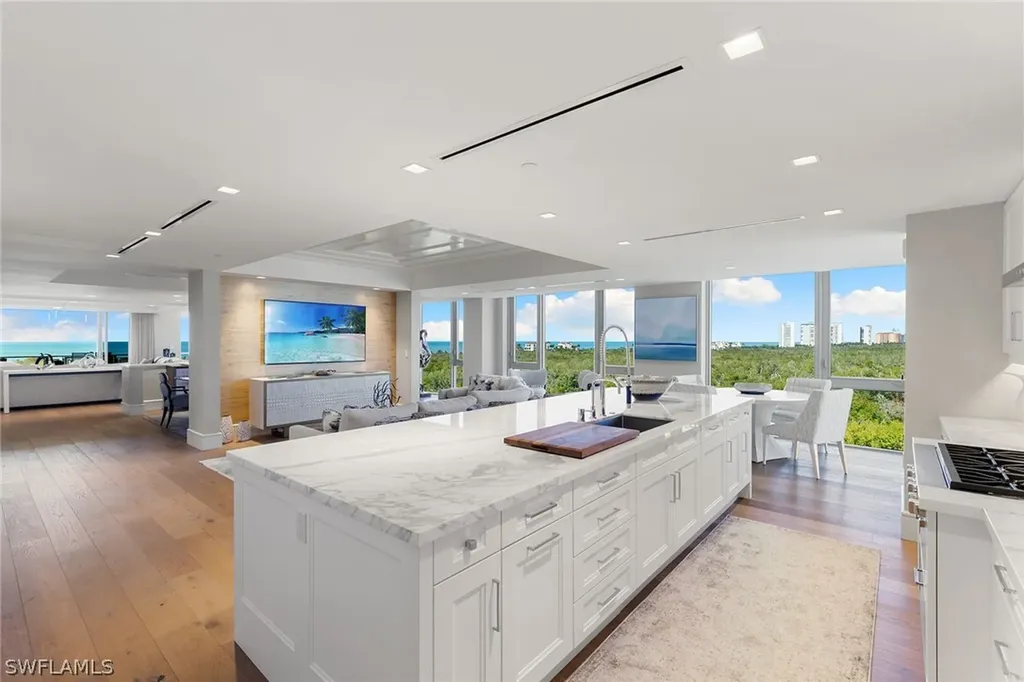 6897 Grenadier Boulevard Naples FL 34108