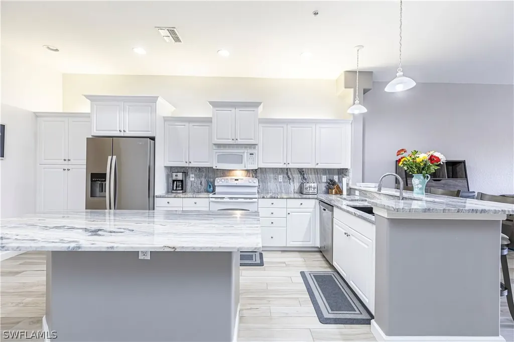 8641 Piazza Del Lago Circle Estero FL 33928