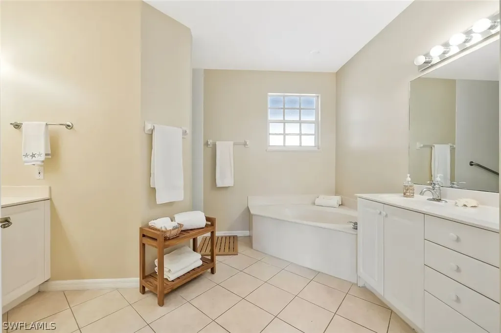2180 Hawksridge Drive Naples FL 34105
