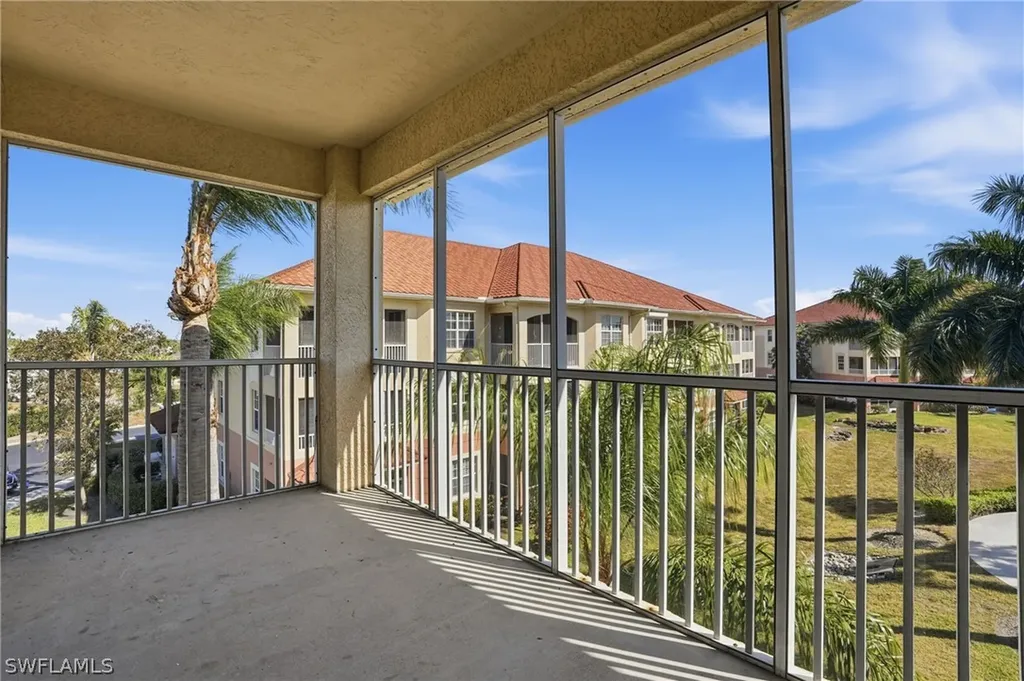 1121 Van Loon Commons Circle Cape Coral FL 33909