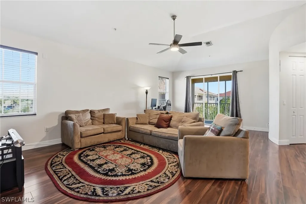 1121 Van Loon Commons Circle Cape Coral FL 33909