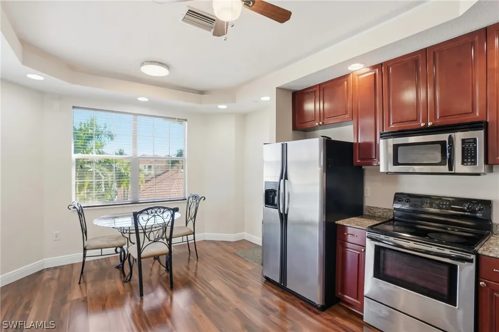 1121 Van Loon Commons Circle Cape Coral FL 33909