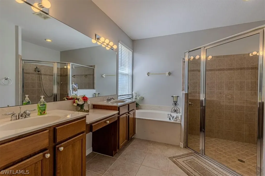 1893 Par Drive Naples FL 34120