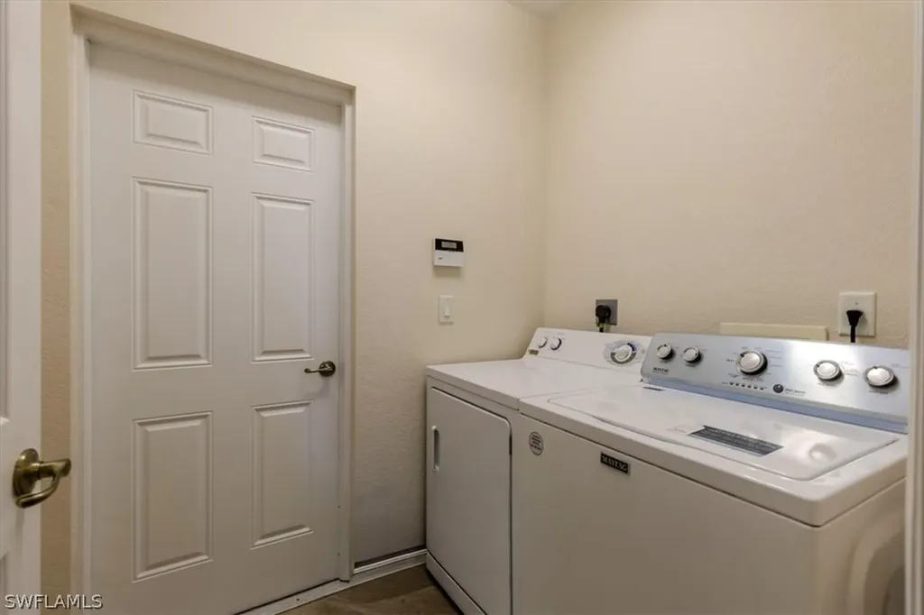 1893 Par Drive Naples FL 34120