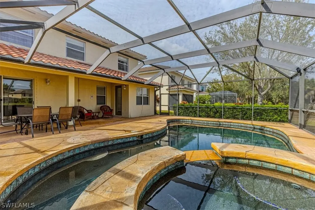 1893 Par Drive Naples FL 34120