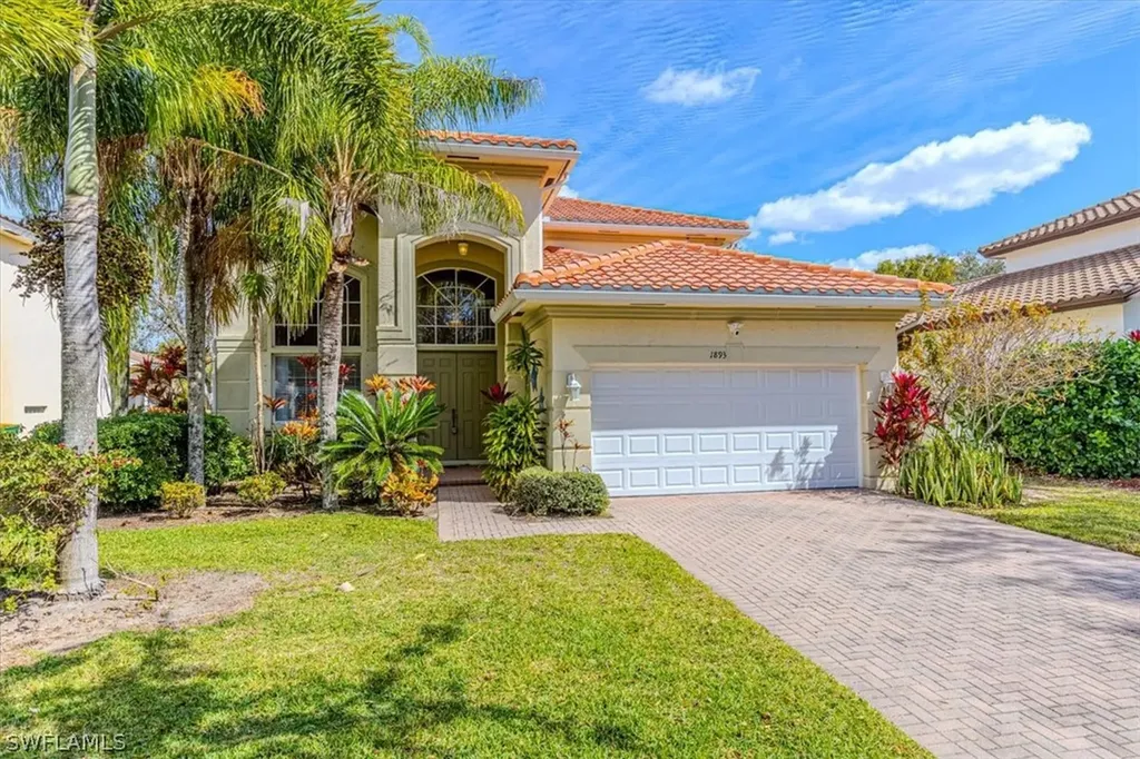 1893 Par Drive Naples FL 34120