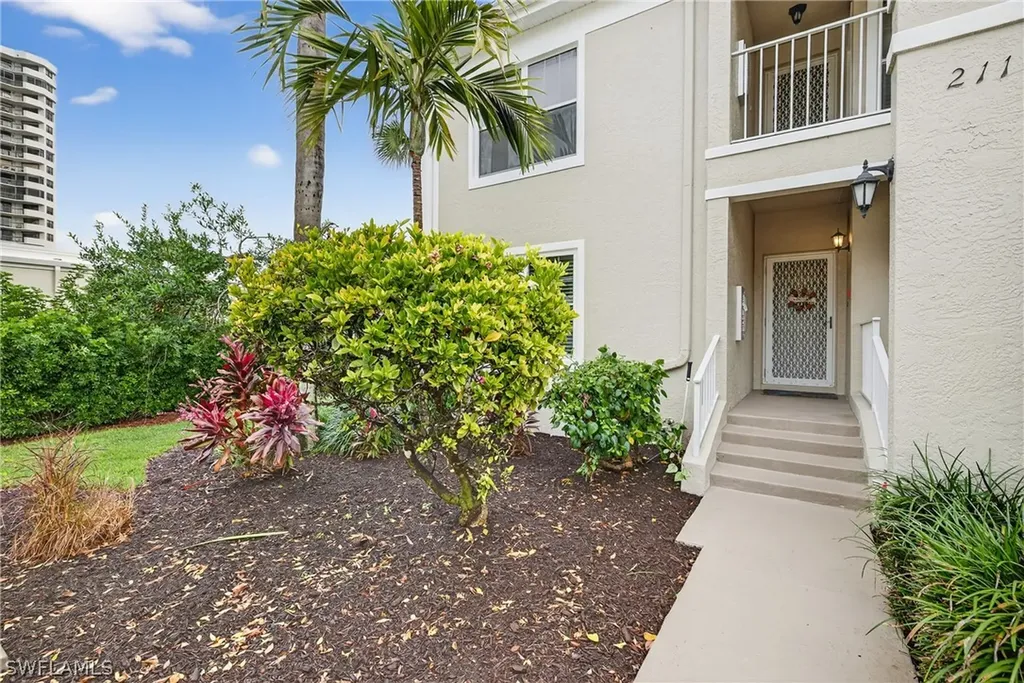 5899 Chanteclair Drive Naples FL 34108