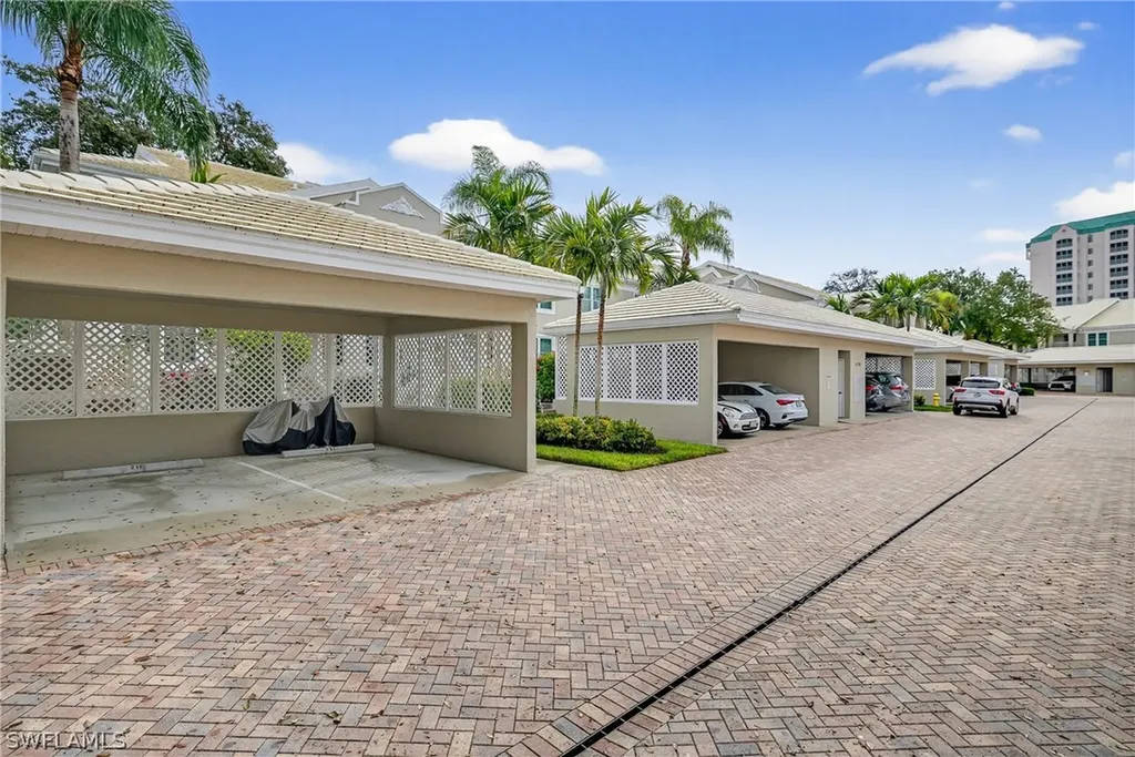 5899 Chanteclair Drive Naples FL 34108