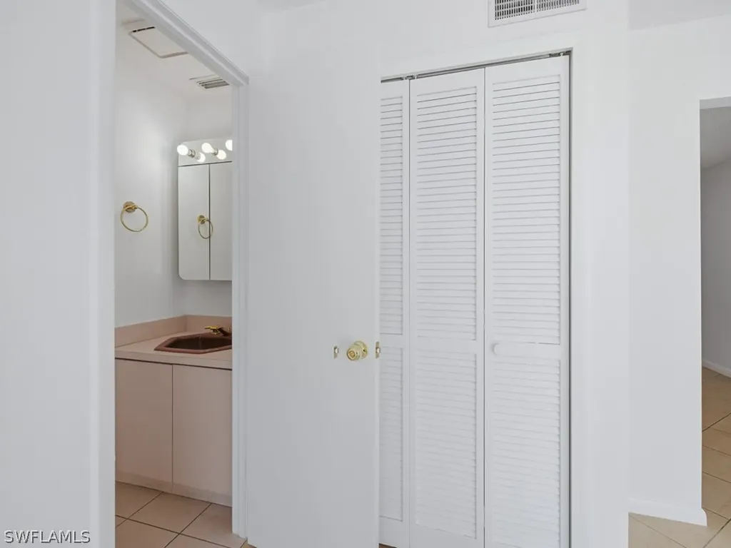 48 Via Marco Marco Island FL 34145
