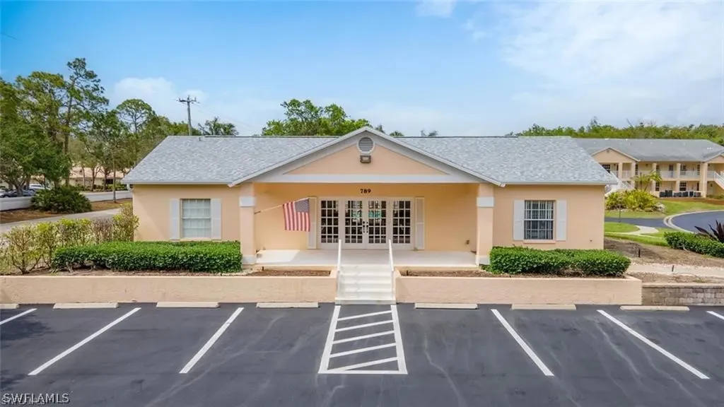 760 Wiggins Lake Drive Naples FL 34110