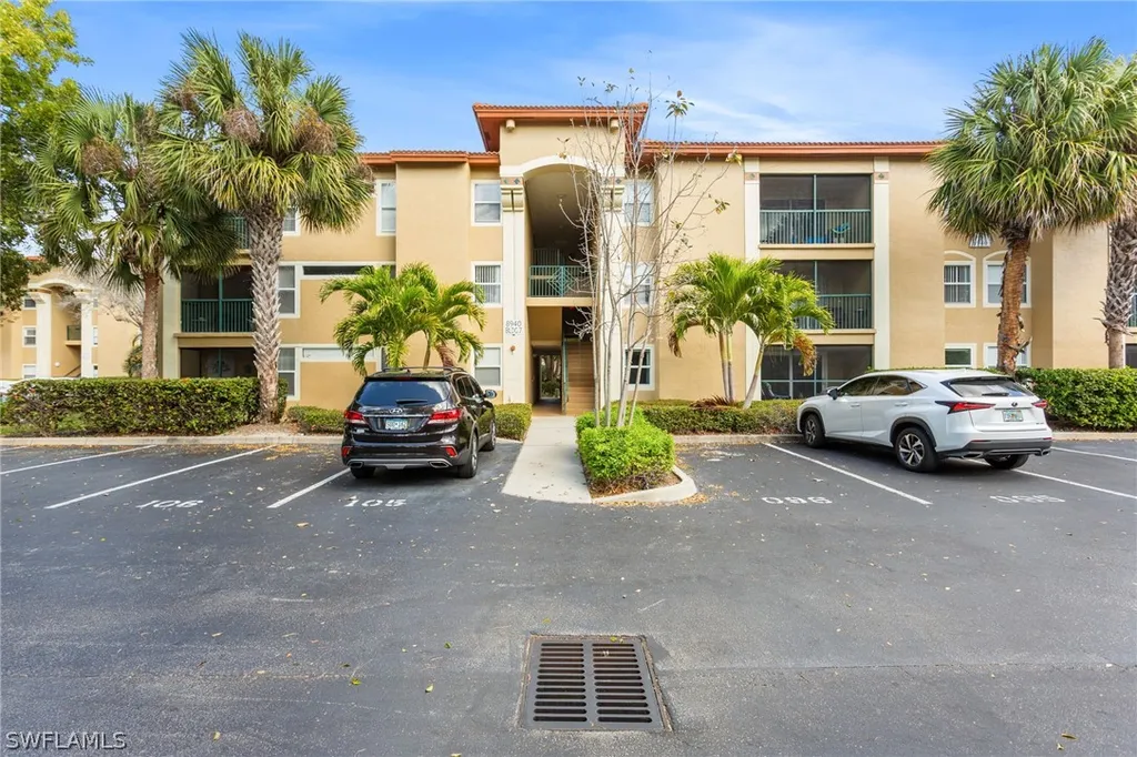8940 Colonnades Court E Bonita Springs FL 34135