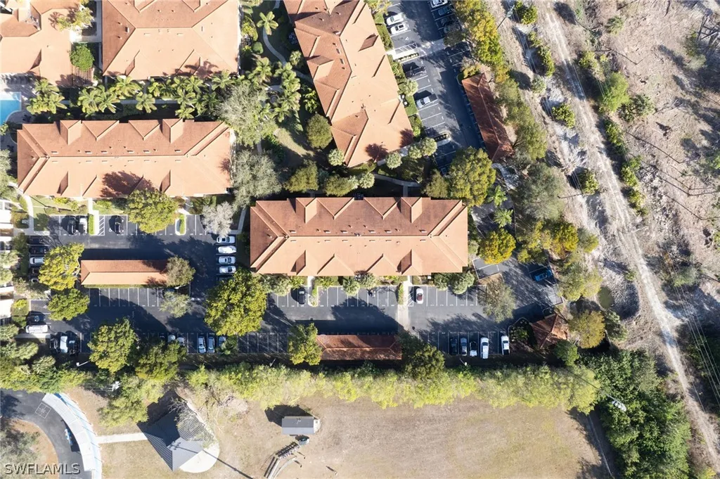 8940 Colonnades Court E Bonita Springs FL 34135