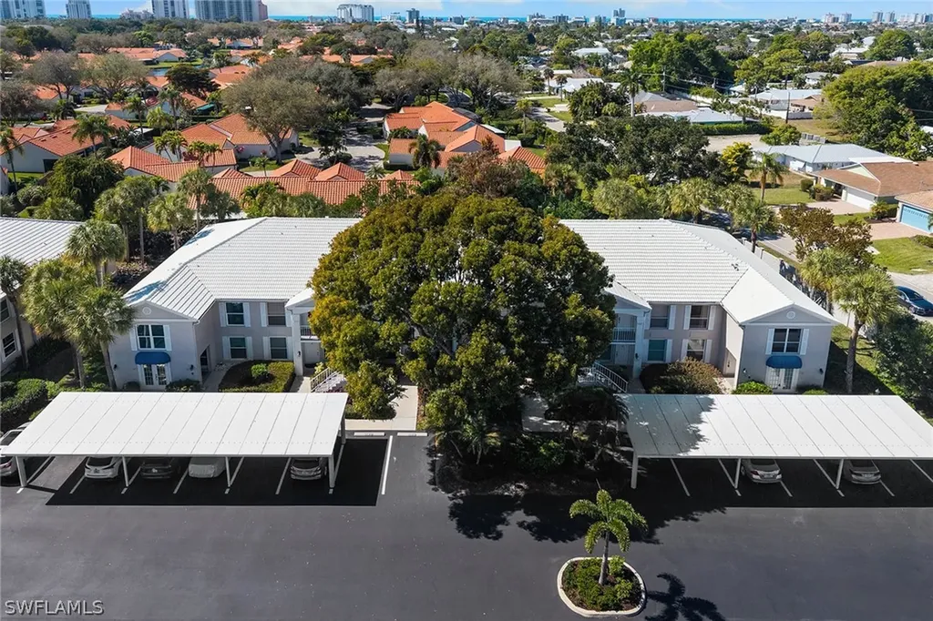 821 Gulf Pavilion Drive Naples FL 34108