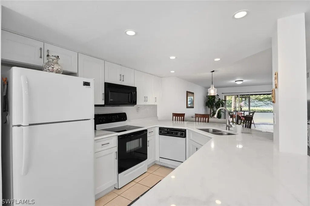 821 Gulf Pavilion Drive Naples FL 34108