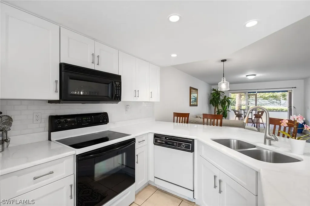 821 Gulf Pavilion Drive Naples FL 34108
