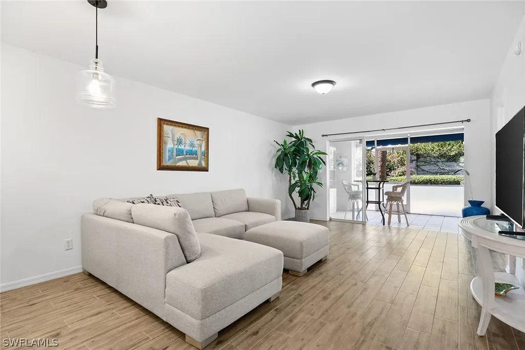821 Gulf Pavilion Drive Naples FL 34108
