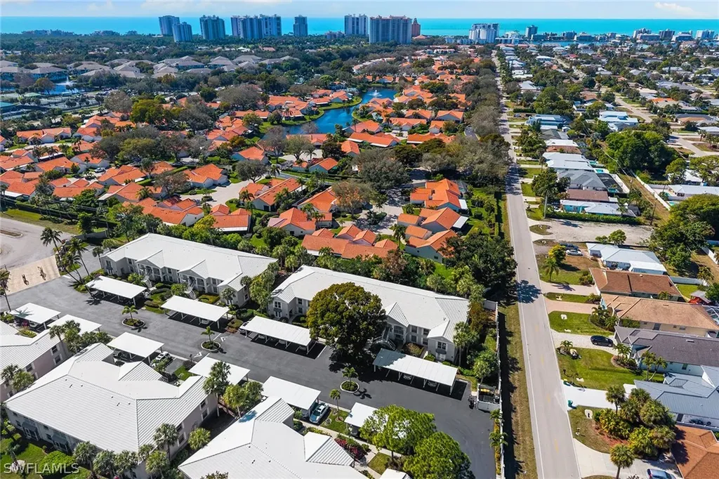 821 Gulf Pavilion Drive Naples FL 34108