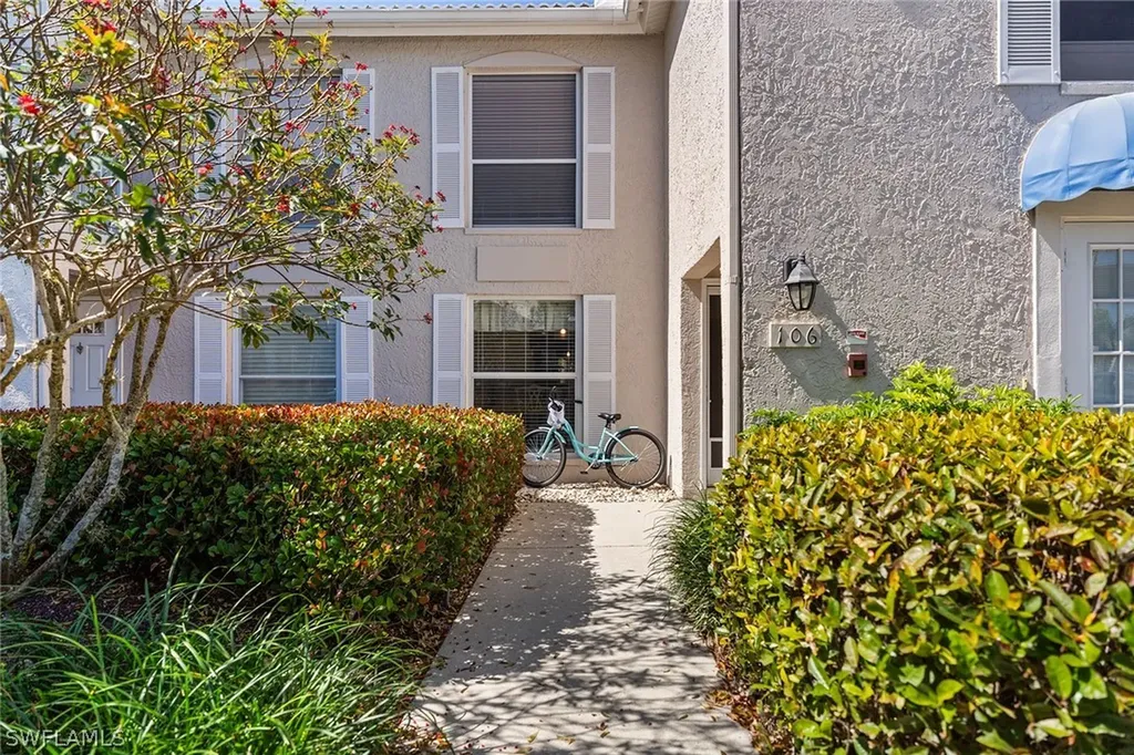821 Gulf Pavilion Drive Naples FL 34108