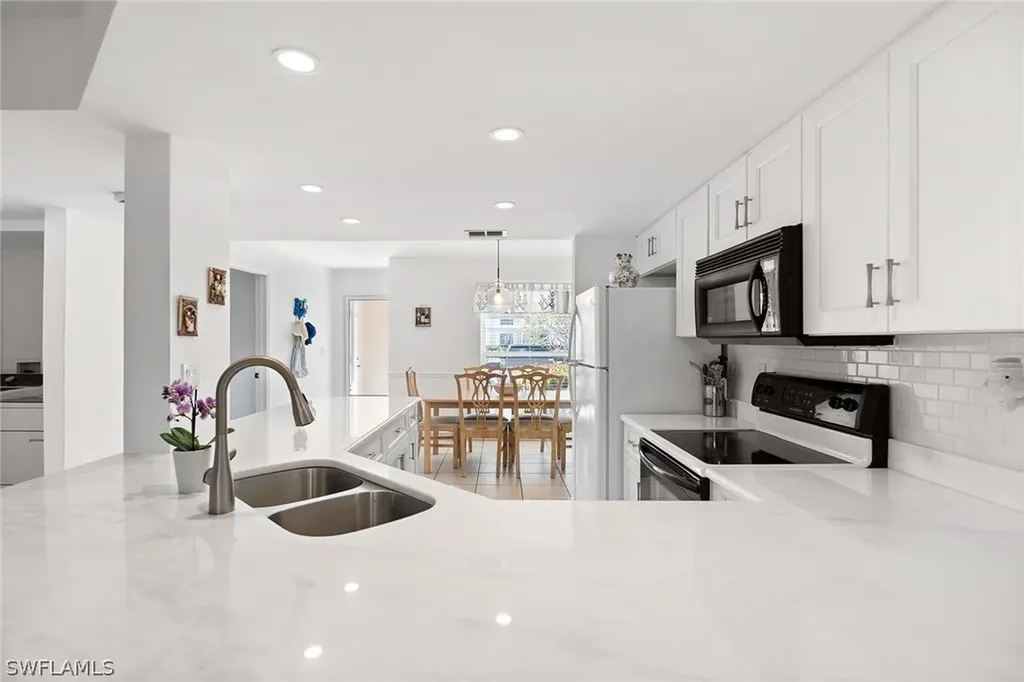 821 Gulf Pavilion Drive Naples FL 34108