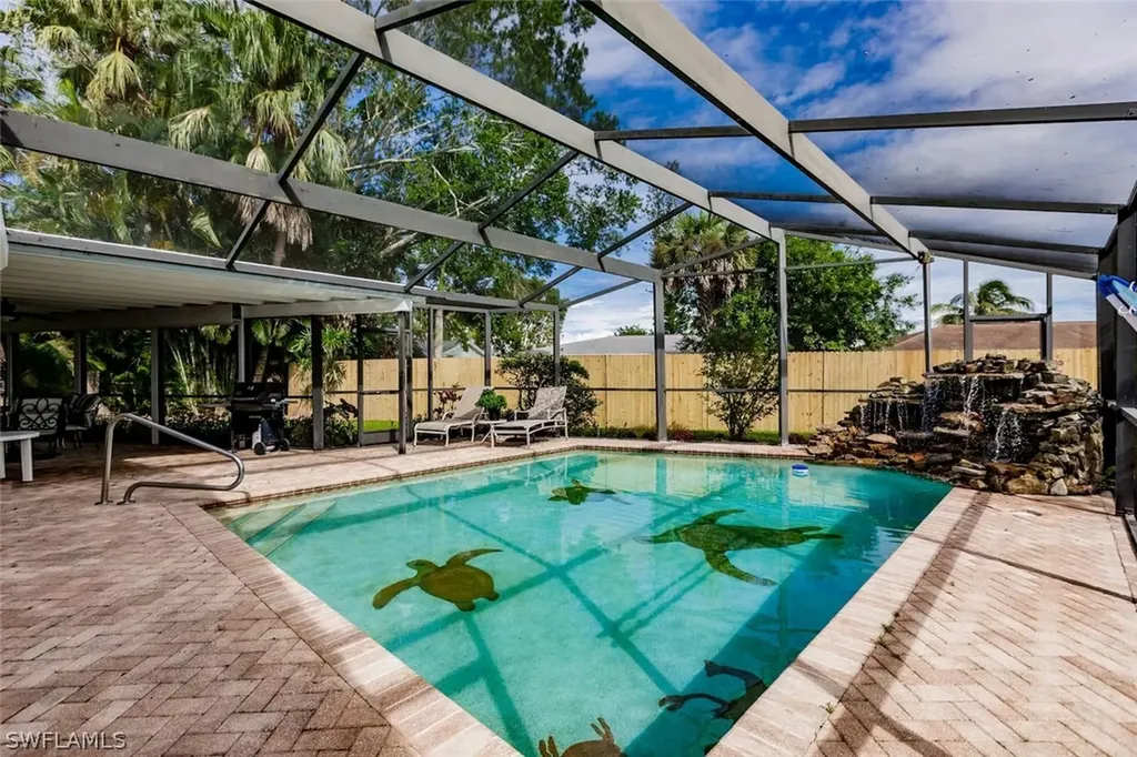 4866 Tahiti Lane Naples FL 34112