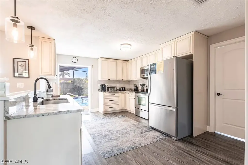 4866 Tahiti Lane Naples FL 34112