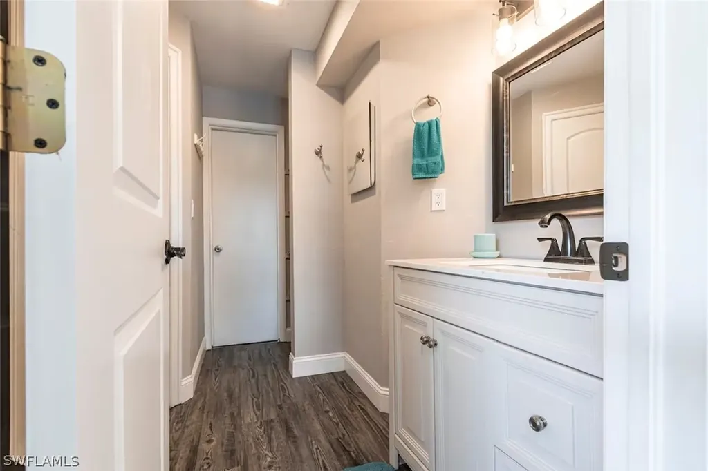 4866 Tahiti Lane Naples FL 34112
