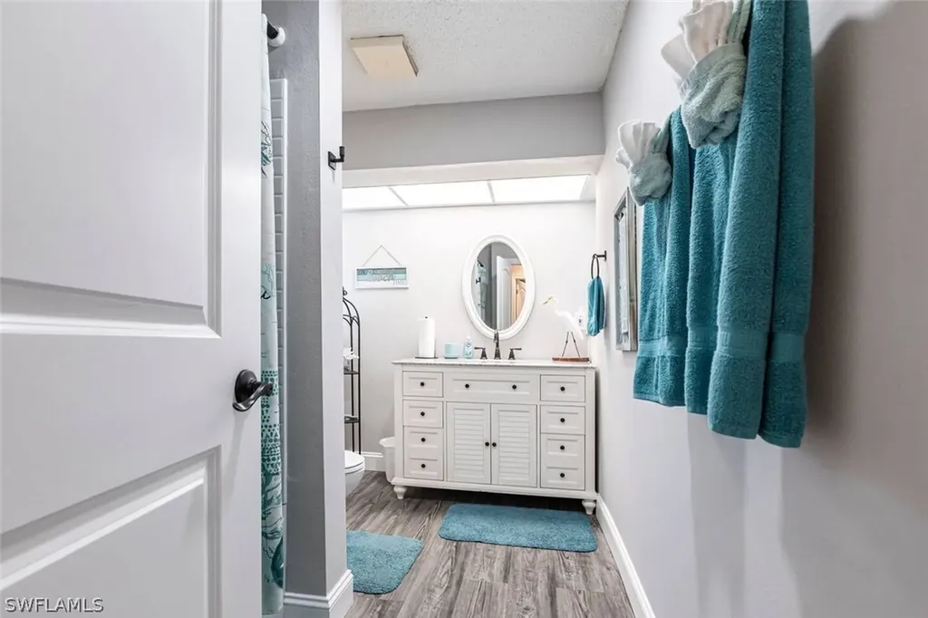 4866 Tahiti Lane Naples FL 34112